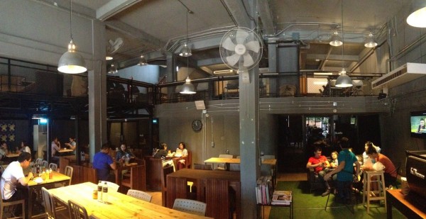 บรรยากาศในร้านที่กว้างขวางขึ้น