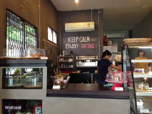 เคาน์เตอร์เครื่องดื่มของร้าน
