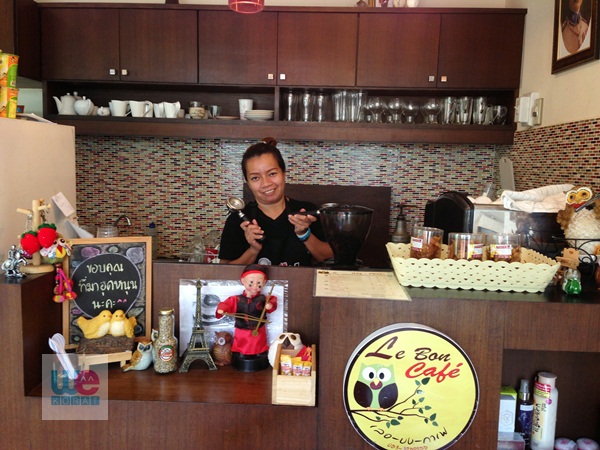 คุณนก เจ้าของร้านเลอ-บง กาแฟ