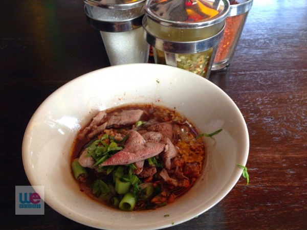 ก๋วยเตี๋ยวชามละ 20