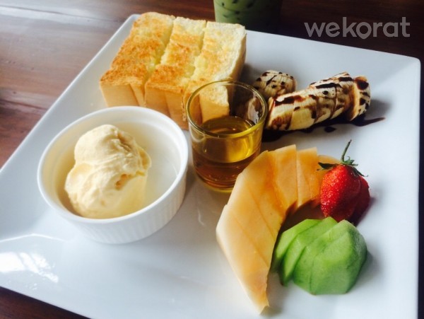 Honey toast - Fika cafe