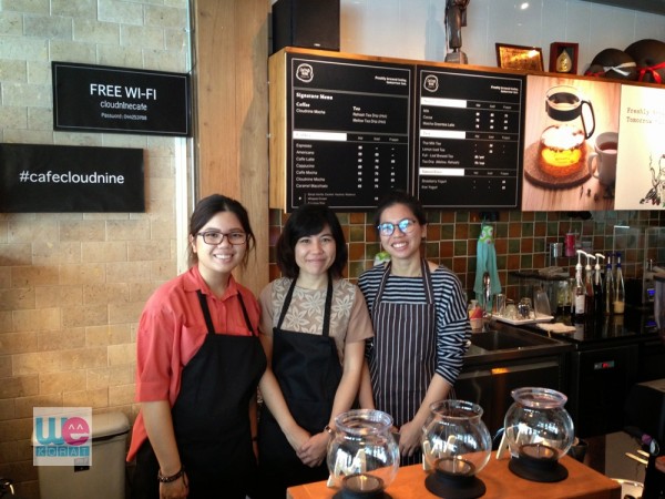 สามสาวแห่งร้าน Cloud Nine Cafe'