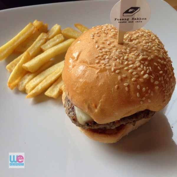 Pork Burger ร้านเฟื่องนคร