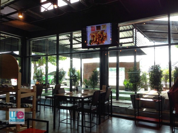 บรรยากาศในร้าน The First Corner