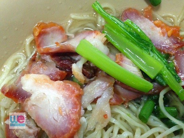 หมูแดงกับผักกวางตุ้ง