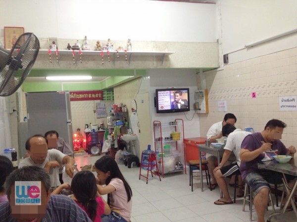 ร้านมีแค่ 6 โต๊ะ อยากมาต้องรอหน่อย