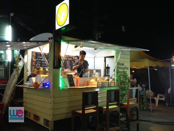 รถที่แปลงโฉมเป็นบาร์เครื่องดื่ม