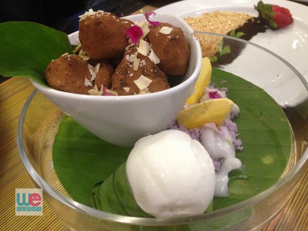 ช็อกโกแลตทรัฟเฟิลเสิร์ฟกับไอศกรีมกะทิ