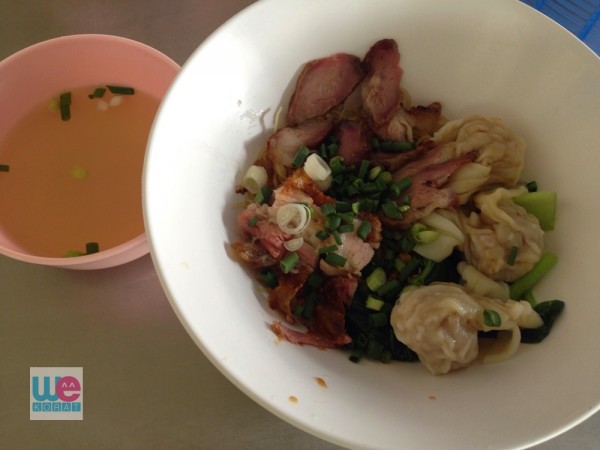 บะหมี่แห้งรวมทุกอย่าง