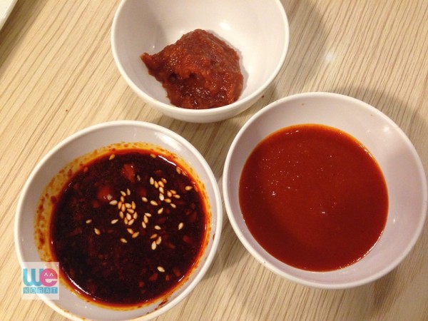 น้ำจิ้มของทางร้าน ผสมตามใจให้เข้ากัน