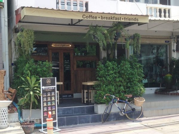 Wood U Light Cafe'