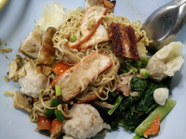 บะหมี่รวมเป็ด-หมูแดง-หมูกรอบ-ซี่โครง