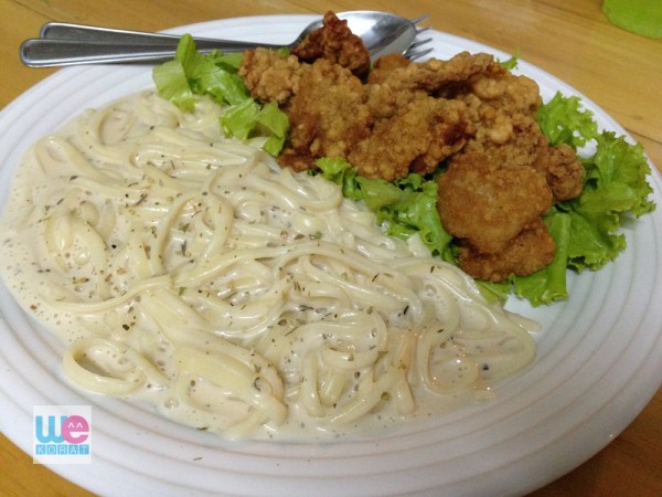 สปาเกตตีครีมไก่ทอด