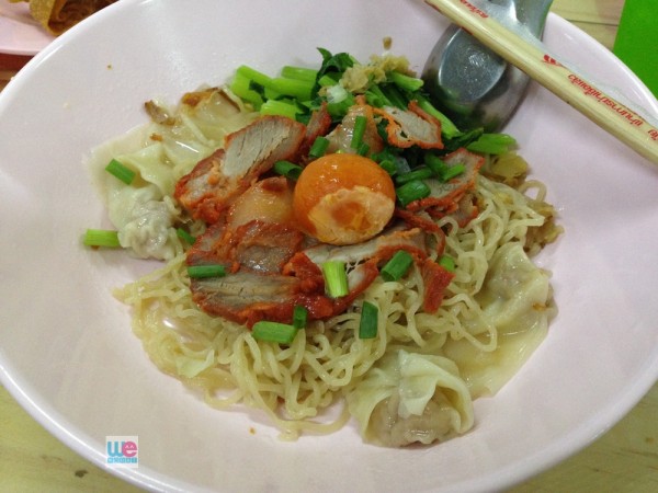 บะหมี่เกี๊ยวแห้งหมูแดง-ไข่เค็ม