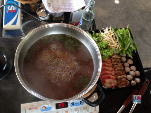 ชุดเตี๋ยวหม้อไฟโคขุน