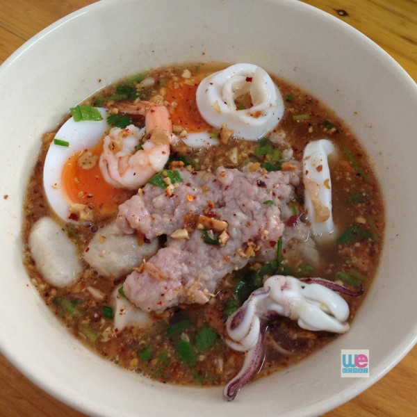 ก๋วยเตี๋ยวต้มยำหมูเด้งทะเล
