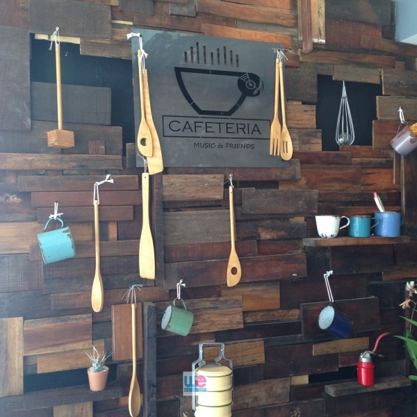 ร้าน Cafeteria Music & Friends