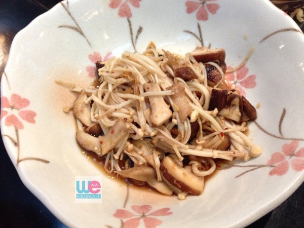 ยำเห็ดเข็มทองย่าง