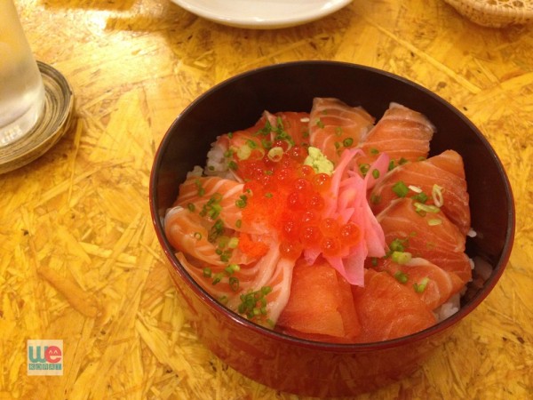 ข้าวหน้าปลาแซลมอน
