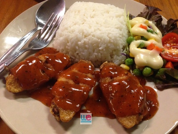 ข้าวไก่แซ่บ