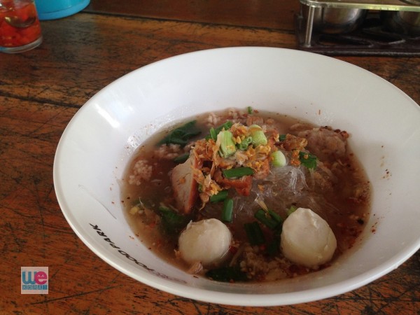 วุ้นเส้นต้มยำตำลึง
