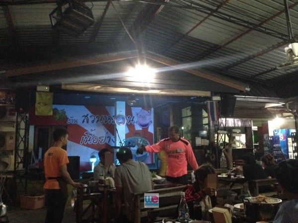 บรรยากาศในร้านหมูกะทะสวนหม่อน