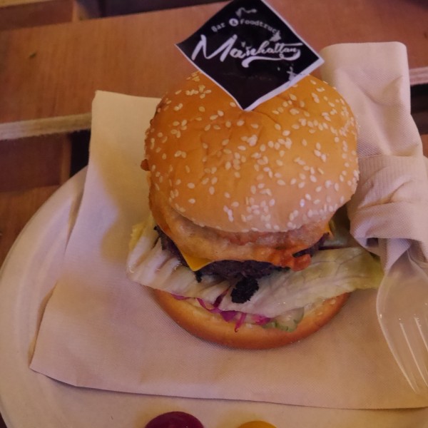 เบอร์เกอร์ ร้าน Manhattan