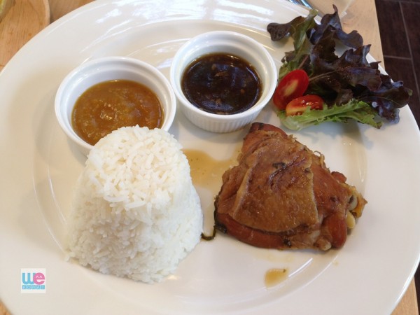 ข้าวไก่ตุ๋นสูตรไหหลำ