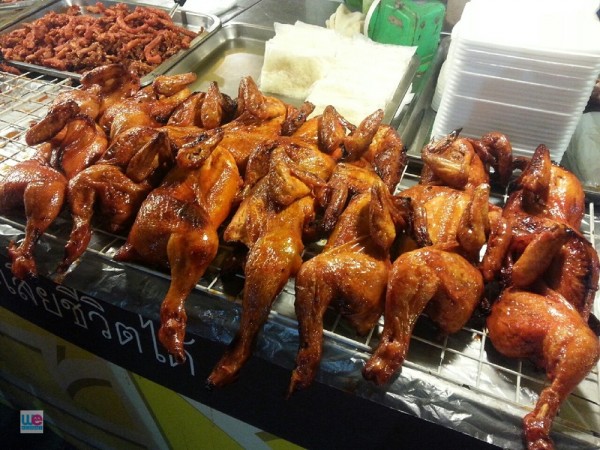ไก่อบน้ำผึ้ง ร้านเฮียดำเจ้าประจำ