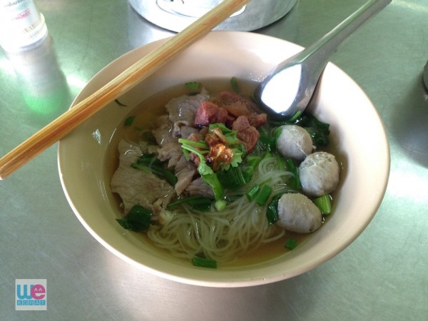 ก๋วยเตี๋ยวเนื้อเส้นเล็ก