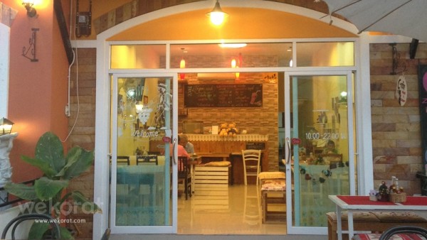 ร้านเล็กๆ บรรยากาศกันเอง