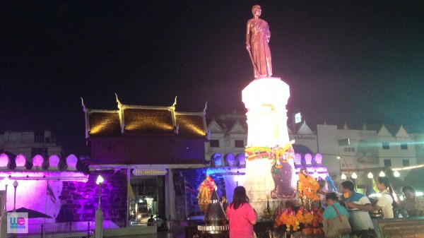 อนุสาวรีย์ท้าวสุรนารี ในช่วงกลางคืน
