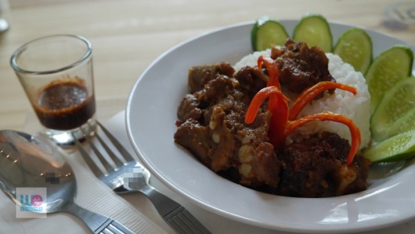 ข้าวซี่โครงหมูอบน้ำพริกเผา