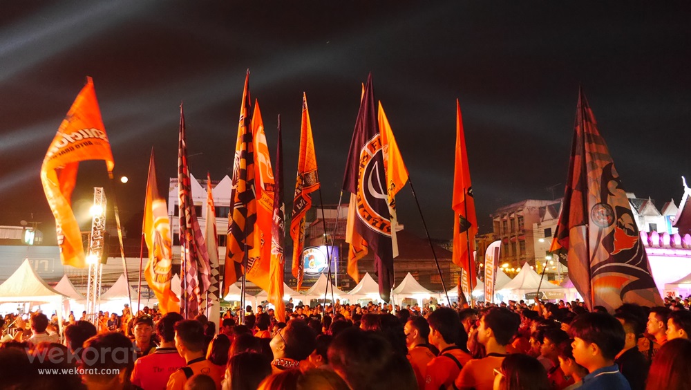 แฟนคลับสวาทแคทมากันทั่วทุกสารทิศ