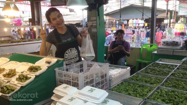 คุณหวาน เจ้าของร้าน
