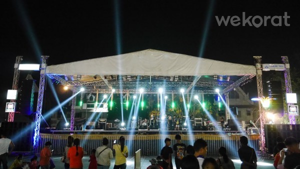 เวทีคอนเสิร์ต