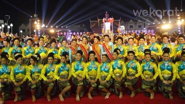 ผู้เข้าประกวดหลานสาวย่าโม 2559