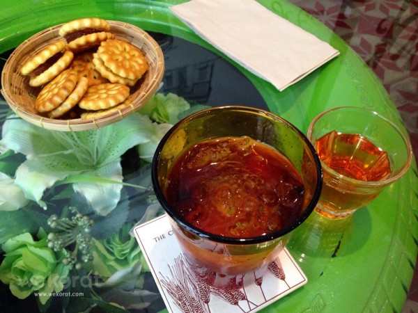 เสิร์ฟขนมปังระหว่างรอกาแฟ