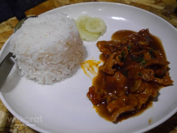ข้าวหมูสเต็ก