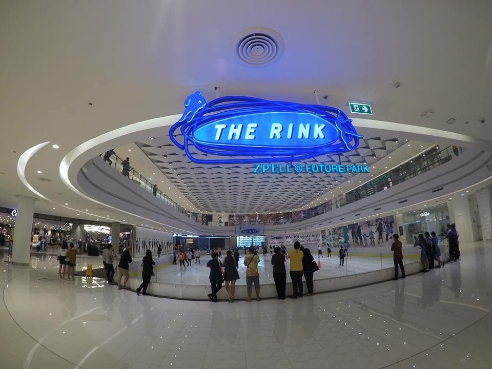 ลานไอซ์สเกต The Rink สาขา Zpell ฟิวเจอร์พาร์ค รังสิต