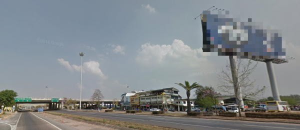 ตำแหน่งของป้ายโฆษณาขนาดใหญ่นี้ (ภาพจาก Google Maps)