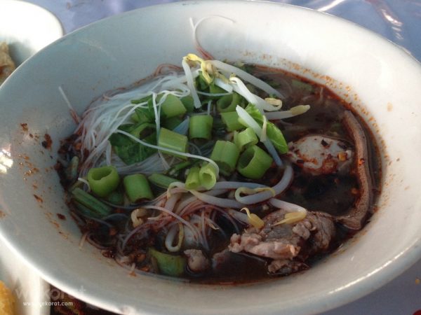 เส้นหมี่น้ำ ชามใหญ่