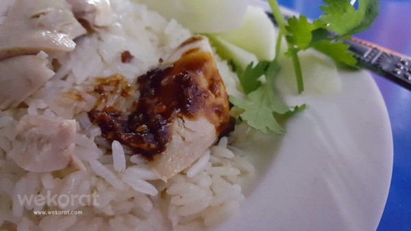 เนื้อไก่กับน้ำจิ้ม ดูสิ!