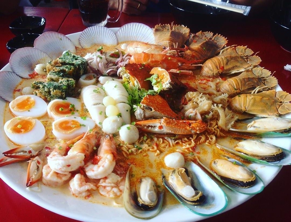 เซตก๋วยเตี๋ยวชุดใหญ่ จัดเต็ม ทานกันได้หลายคน (ภาพ IG: reymeria.rey)