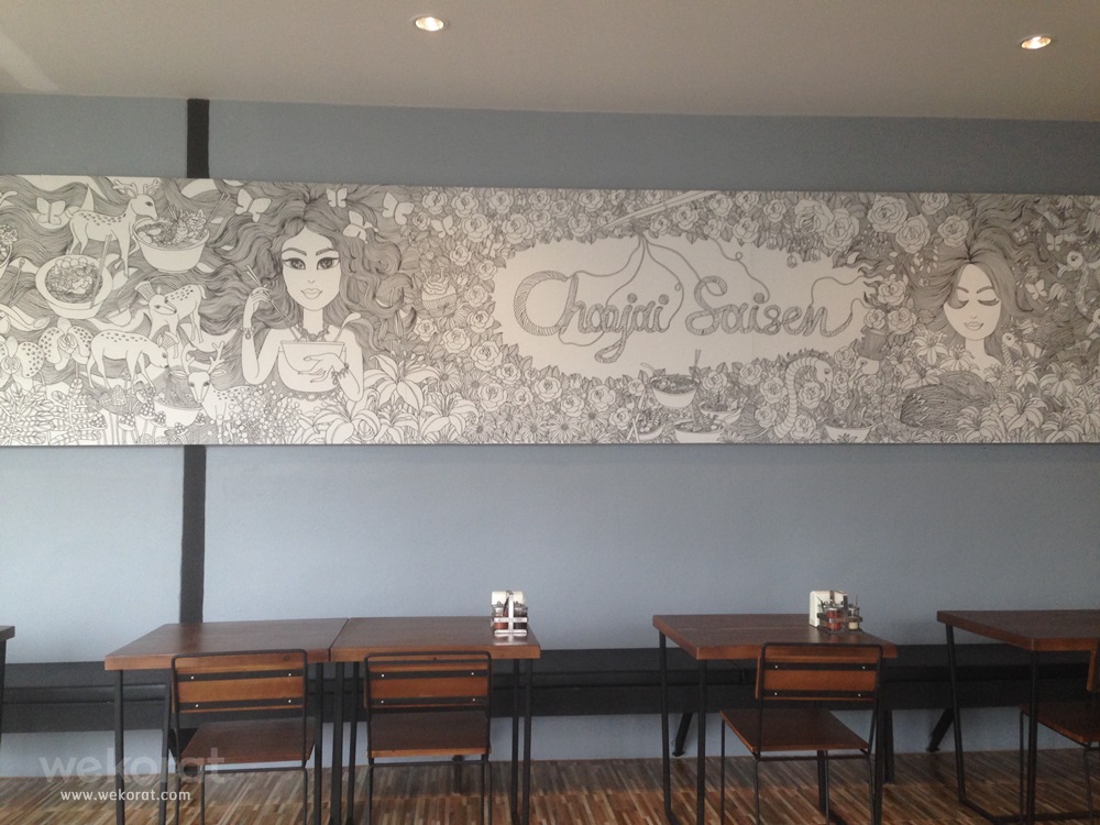 ภาพวาดเส้นบนผนังร้านที่เด่นจนต้องถ่ายรูปเช็กอิน