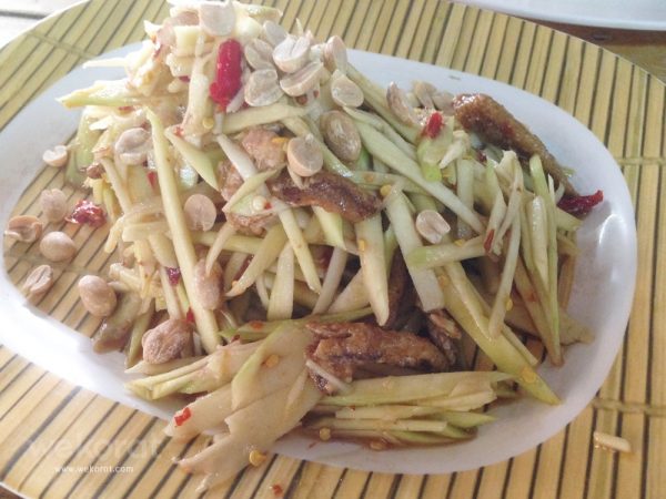 ตำมะม่วงปลากรอบ