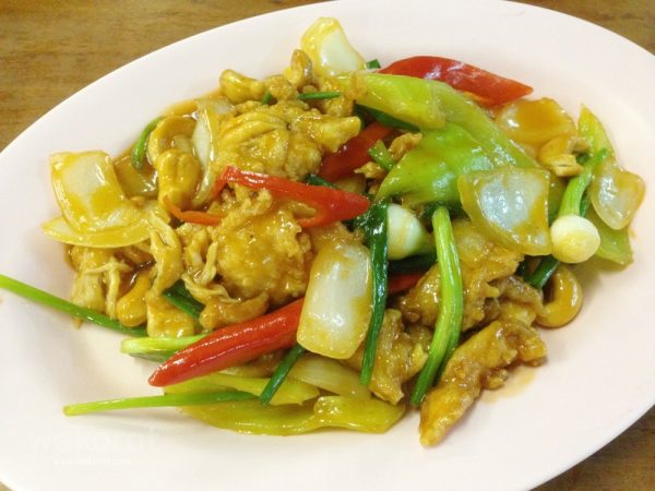 ไก่ผัดเม็ดมะม่วง