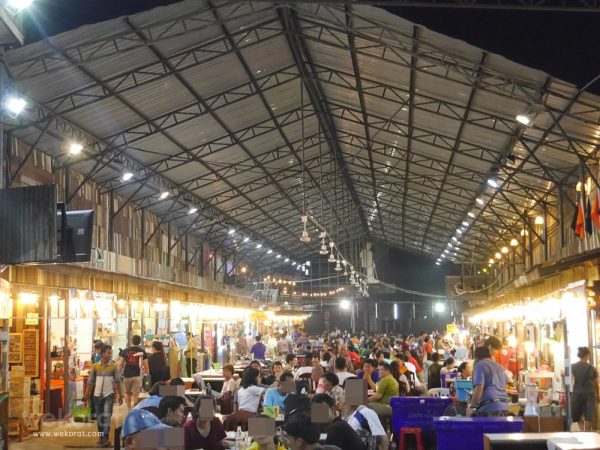 ร้านต้องเดินเข้ามาด้านใน