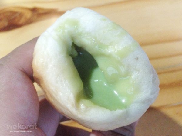 ไส้ชาเขียว ครีมทะลักมาเต็ม