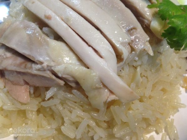 เนื้อไก่นุ่มๆ กับข้าวมัน